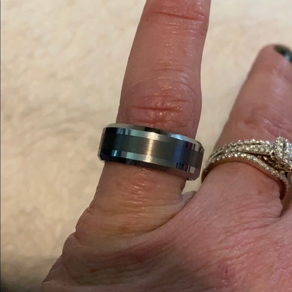 NWOT) Authentic Tungsten Carbide Ring - Picture 6 of 8